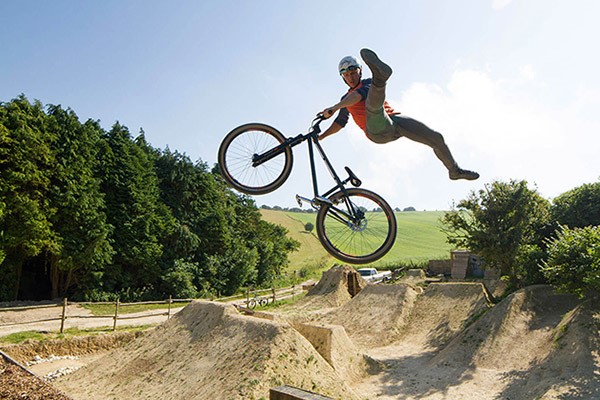 kids jumping bikes