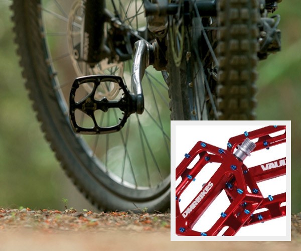 best flat pedals for hybrid bike