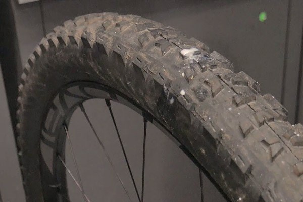 tubeless bicycle tire repair