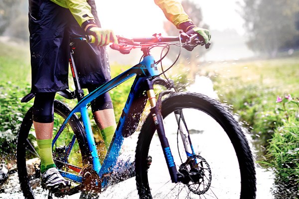 waterproof cycling shorts get a soaking