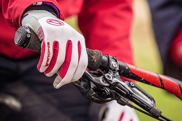 Long finger Endura cycling gloves with red design