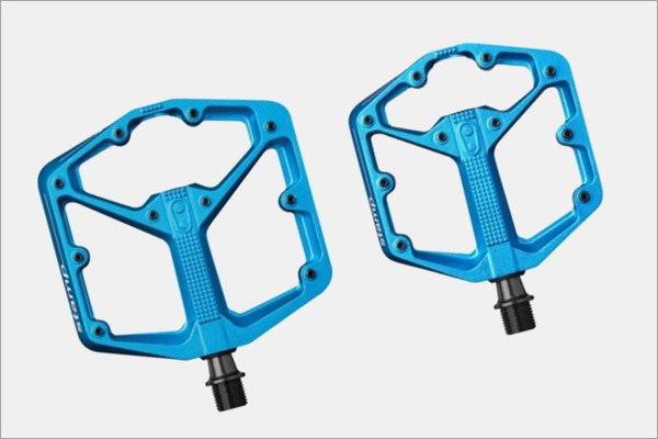 Two Crank Brothers pedals differ in shape and size
