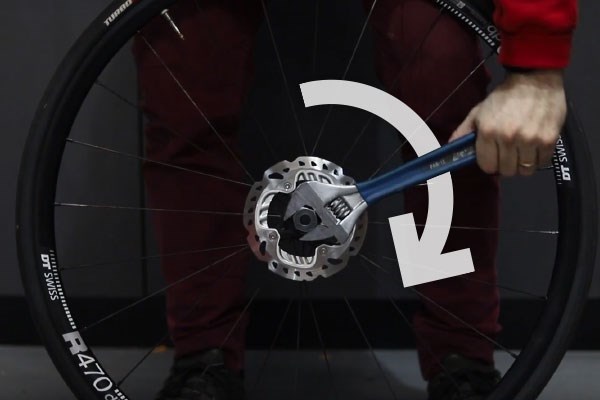 Changing a disc rotor