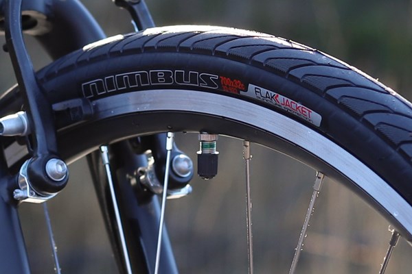 Specialized Sirrus tyres