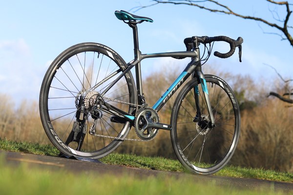 Giant Contend 2017 road bike