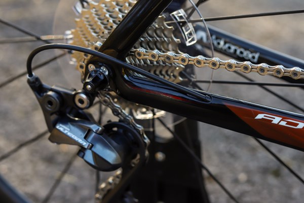 Giant Propel cable routing