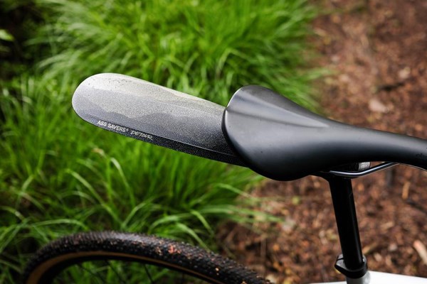 Saddle mounted mudguards