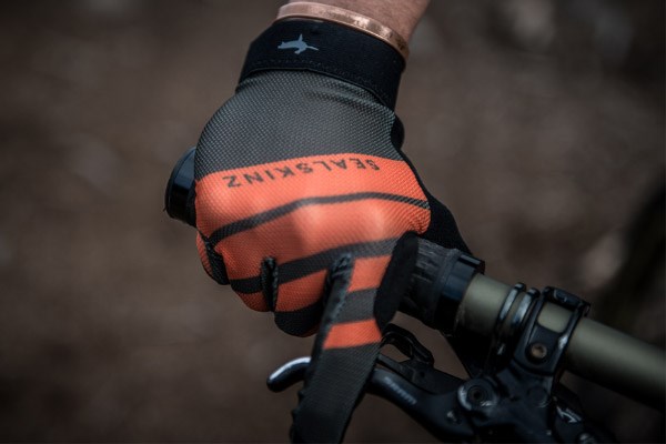 endura deluge ii waterproof gloves