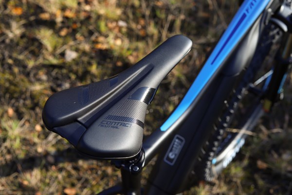 Giant Fathom E+ saddle