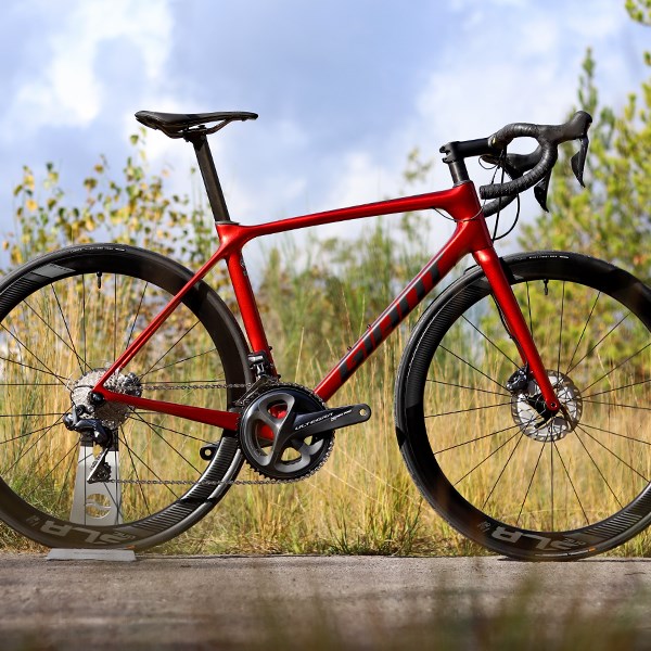 giant tcr carbon fiber road bike