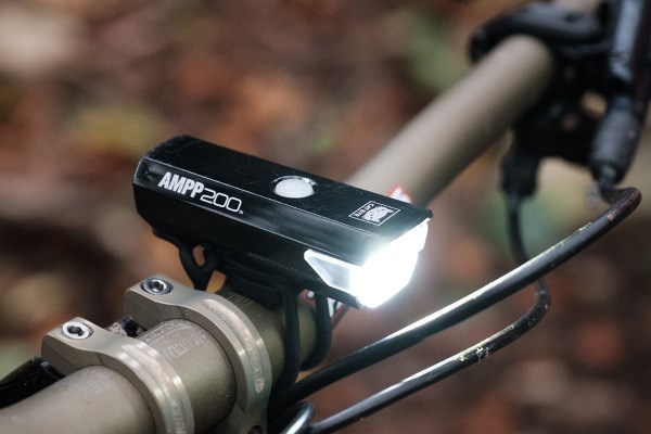 Cateye Ampp 200 bike light on an mtb handlebar