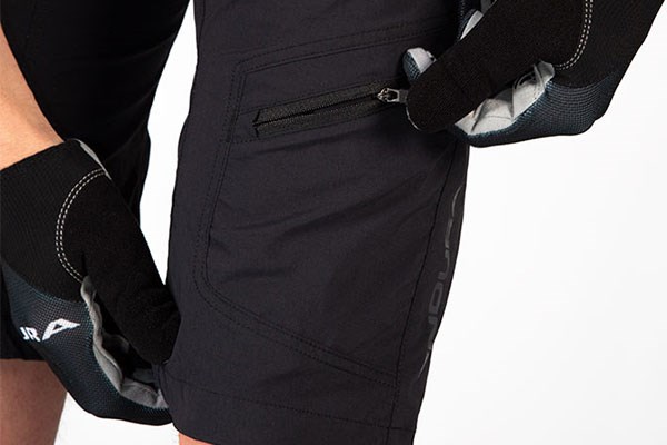 Endura hummvee lite shorts pocket detail