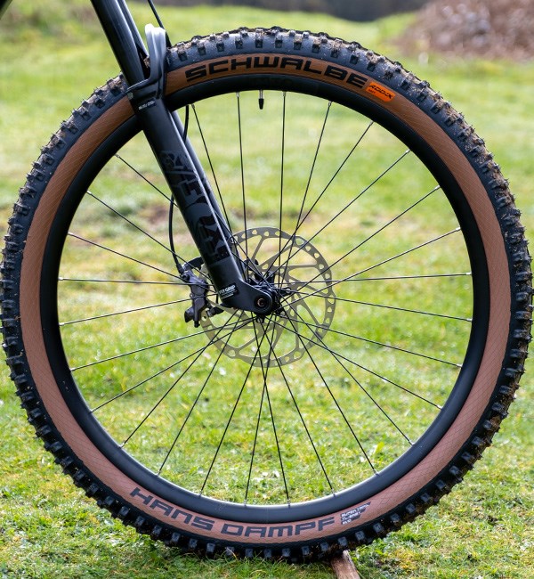 29" MTB wheel with Schwalbe Hans Dampf tyres