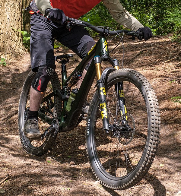 Riding the Specialized Stumpjumper 15 Pro in the woods