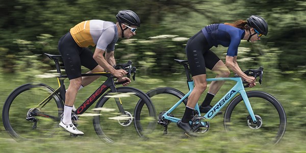 Tredz-cyclist-riding-giant-defy