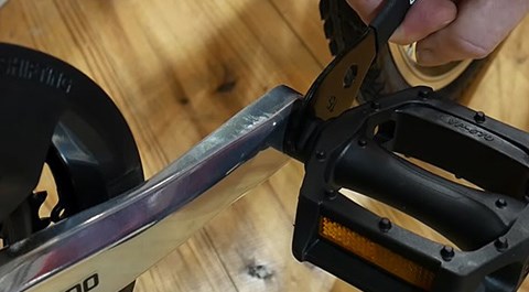How To Attach And Remove Pedals