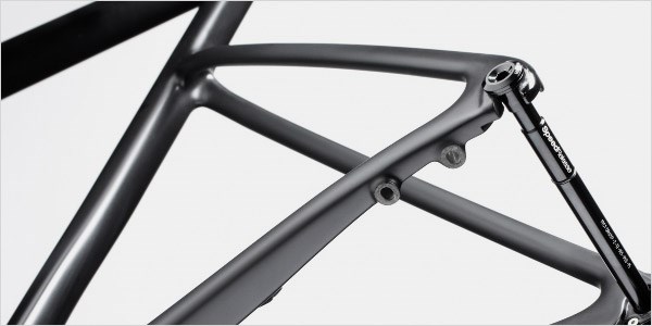 A close-up of the speed release thru-axle used on SuperSix Evo frames