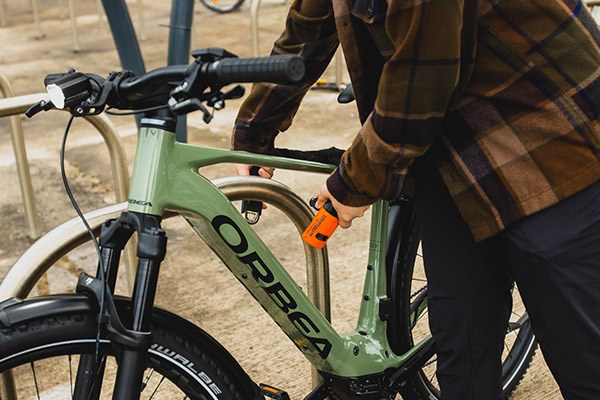 Locking up an Ebike with a Kryptonite chain lock