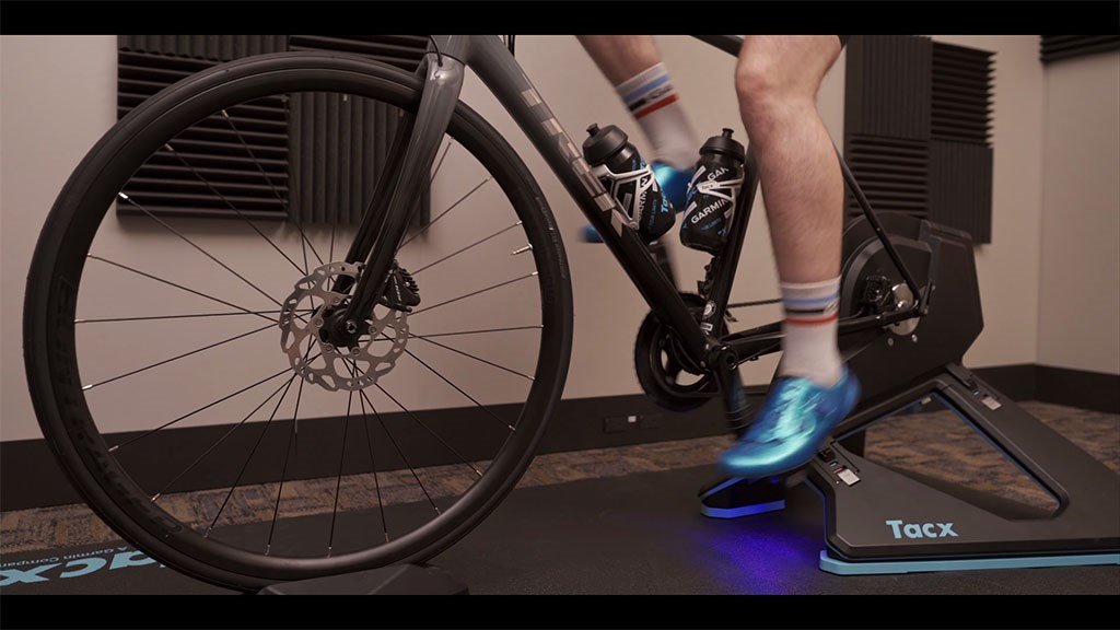 TACX® NEO Motion Plates: For your most realistic ride yet – Garmin® Retail Training