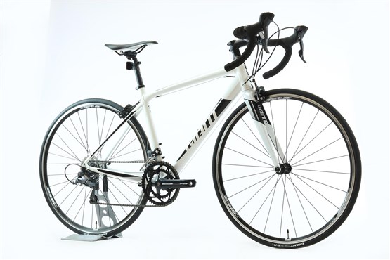 giant contend 2 road bike