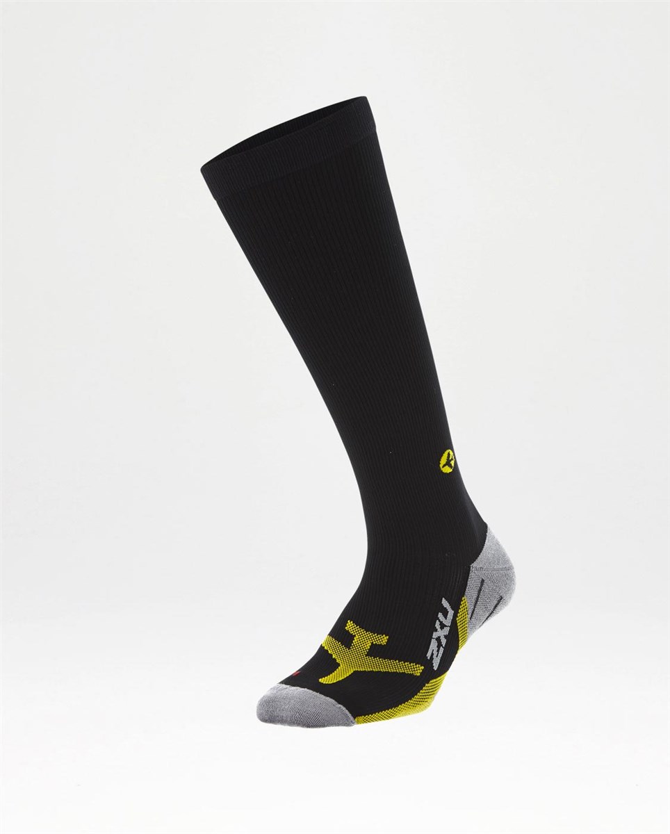 2XU Flight Compression Socks product image