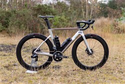 road timemachine bmc three bike tredz hover zoom