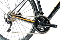 Giant Defy Advanced 2 2020 - Road Bike