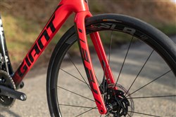 Giant Defy Advanced Pro 1 2020 - Road Bike