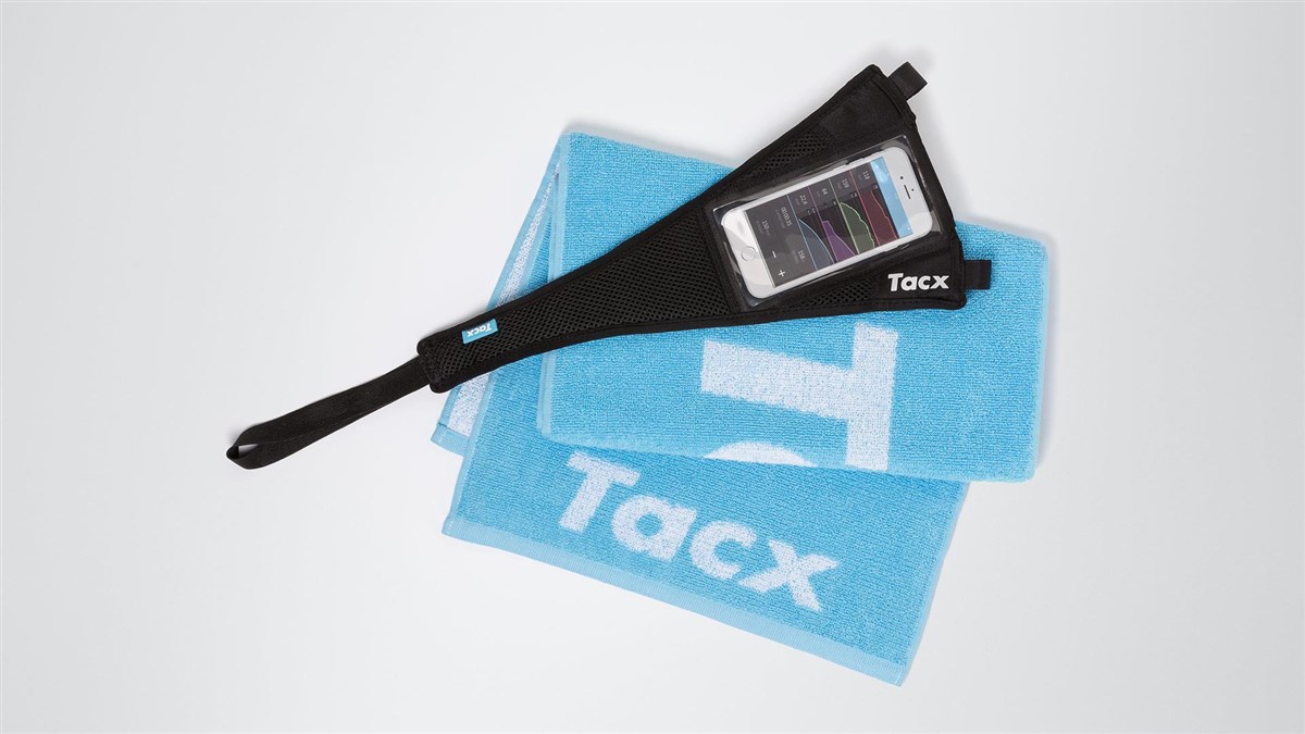 Tacx Sweat Set (Towel + Sweat Cover For Smartphone) product image