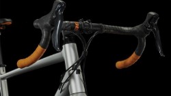 Attain Pro 2024 - Road Bike image 3