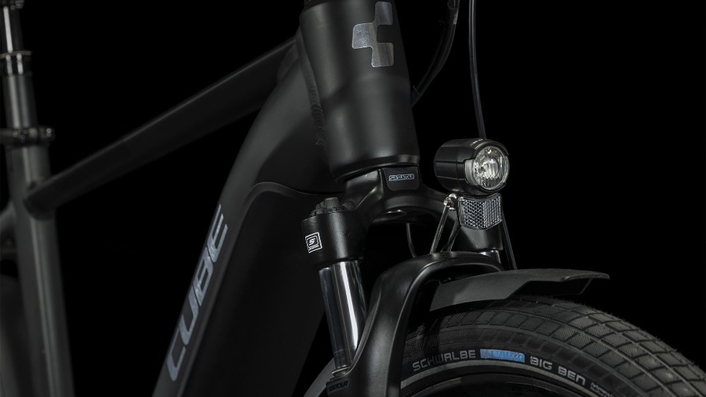 Touring Hybrid Pro 625 2024 - Electric Hybrid Bike image 1