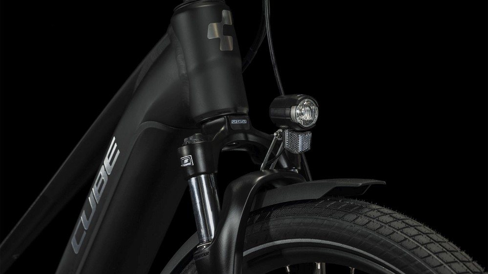 Touring Hybrid Pro 625 Trapeze 2024 - Electric Hybrid Bike image 1