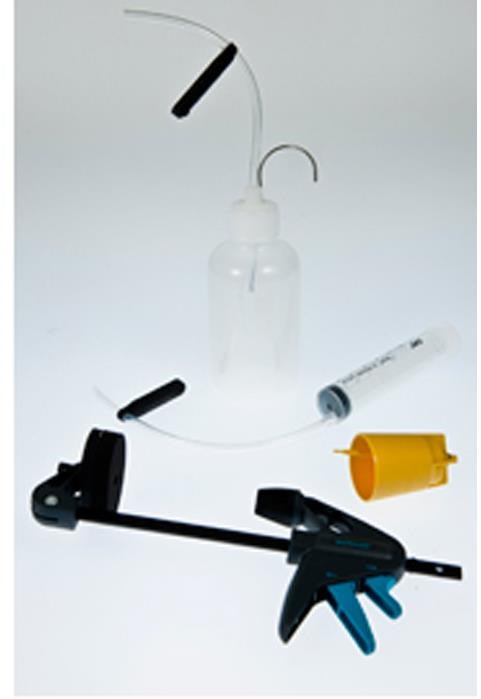 Shimano TL-BT03 Disc Brake Bleeding Kit With Clamp Tool / Funnel, Bottle And Syringe product image